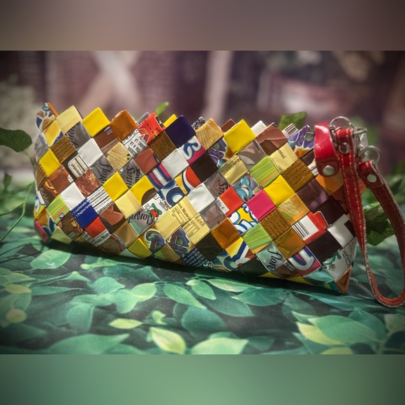 Nahui Ollin Multicolor Woven Clutch with Red Wristlet - Picture 1 of 9